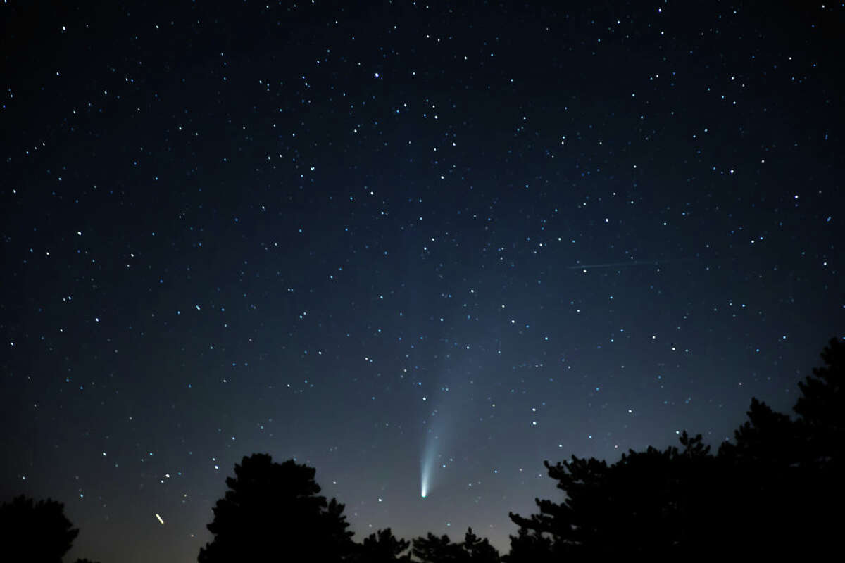 Fiery meteor lights up night sky over Capital Region, Northeast