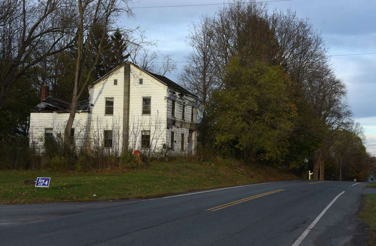 Altamont's Crounse House faces demolition, again
