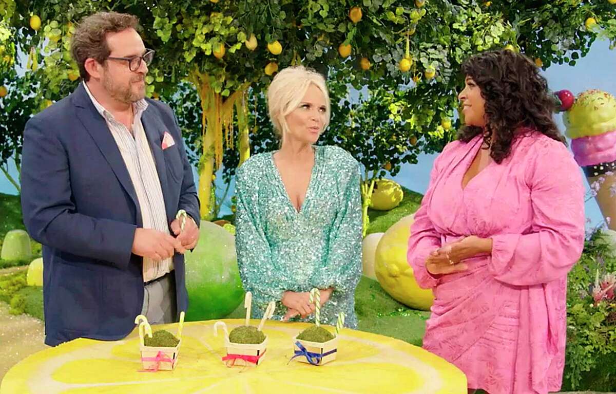 Kristin Chenoweth judging Food Network show 'Candy Land ...