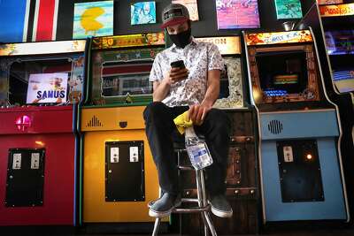 Bay Area Video Game Arcades Can T Reopen Yet That Has Some Owners Feeling Pinballed Around