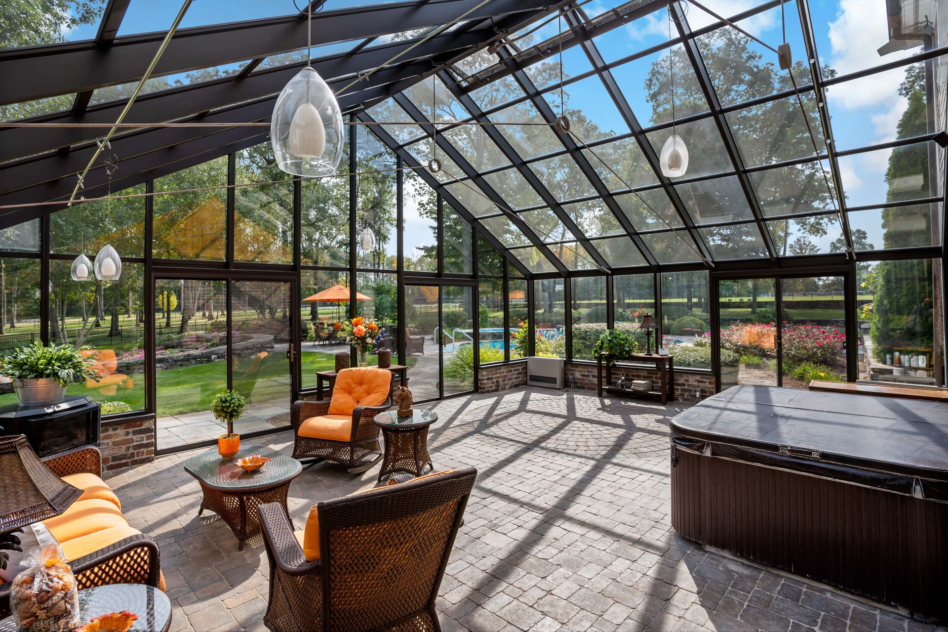 on-the-market-houses-with-sunrooms-and-solariums-in-connecticut