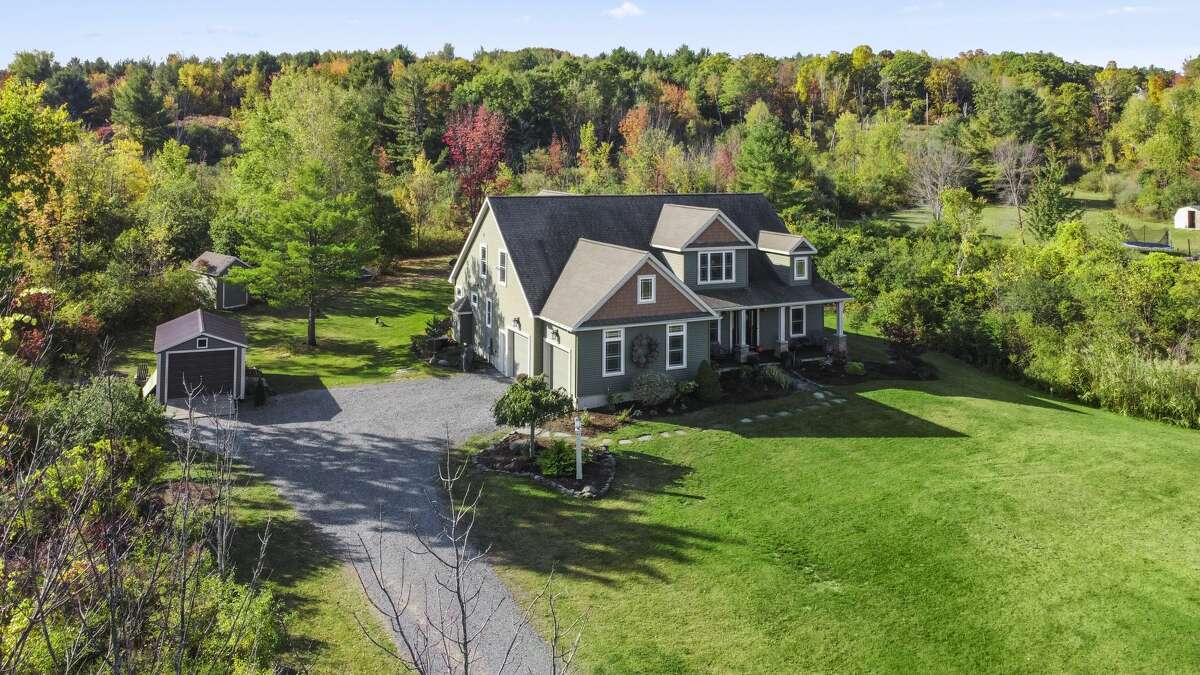 House of the Week Custom Cape in Altamont