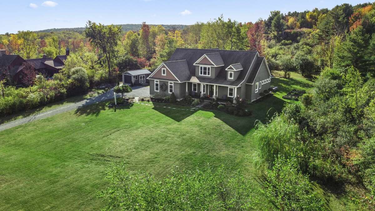 House of the Week Custom Cape in Altamont