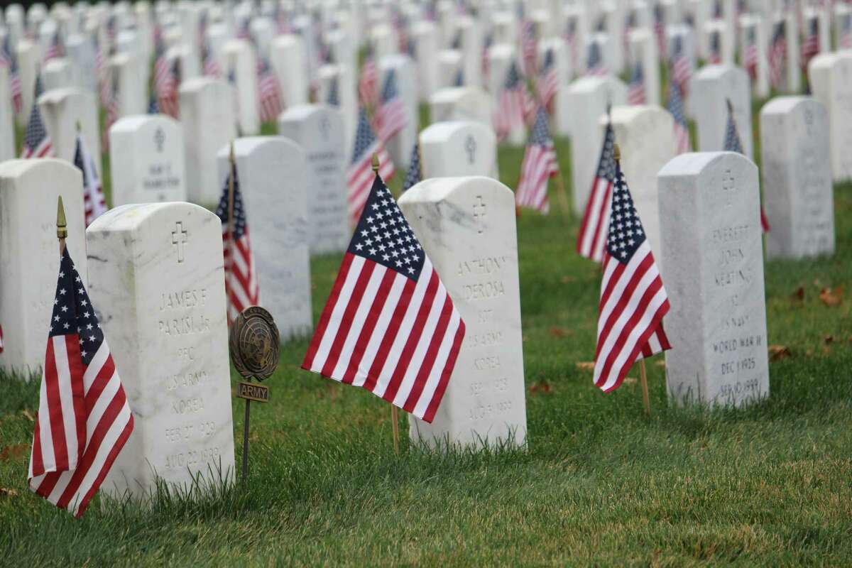 Officials laud State Veterans Cemetery improvements in Middletown