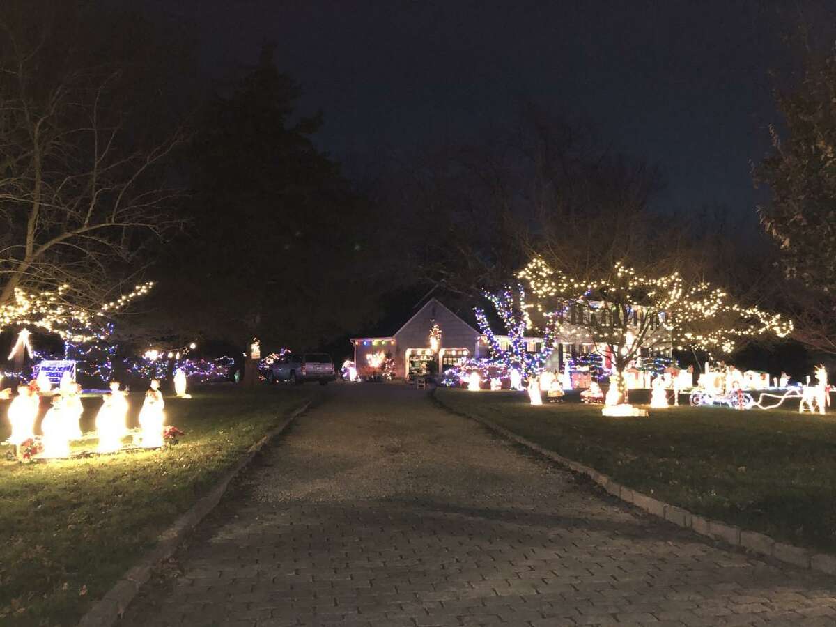 The goal of the “Wilton Bright Lights” initiative, promoted by the Wilton Youth Council’s Free Play Task Force, is to bring “hope and joy in the dark” days of winter.