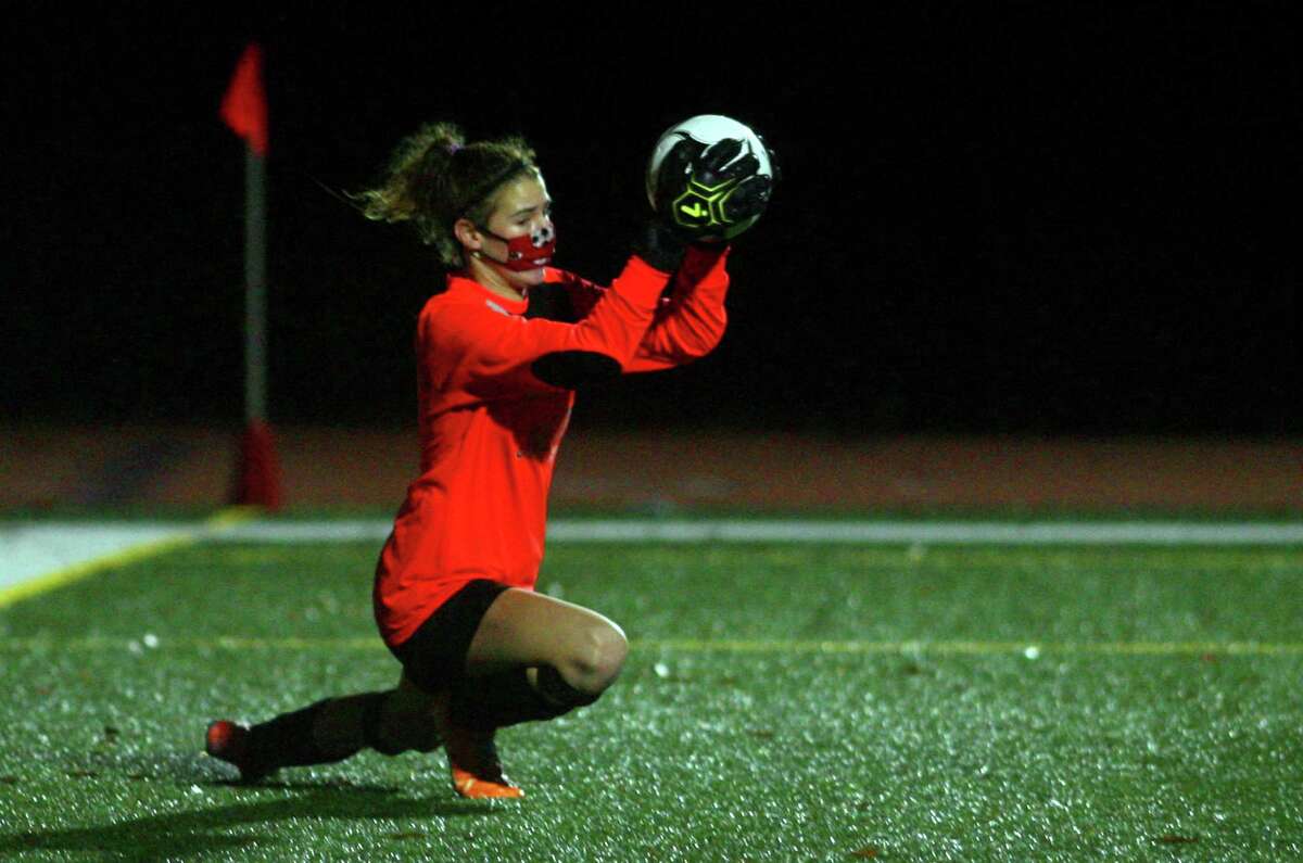 Shelton rolls past Foran in SCC Division C girls soccer final