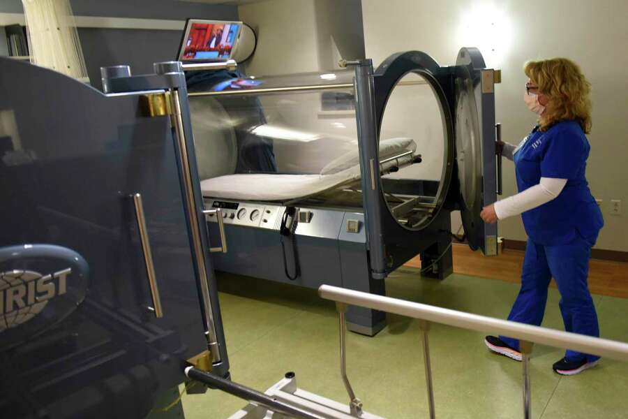Greenwich Hospital tests hyperbaric oxygen therapy for COVID patients