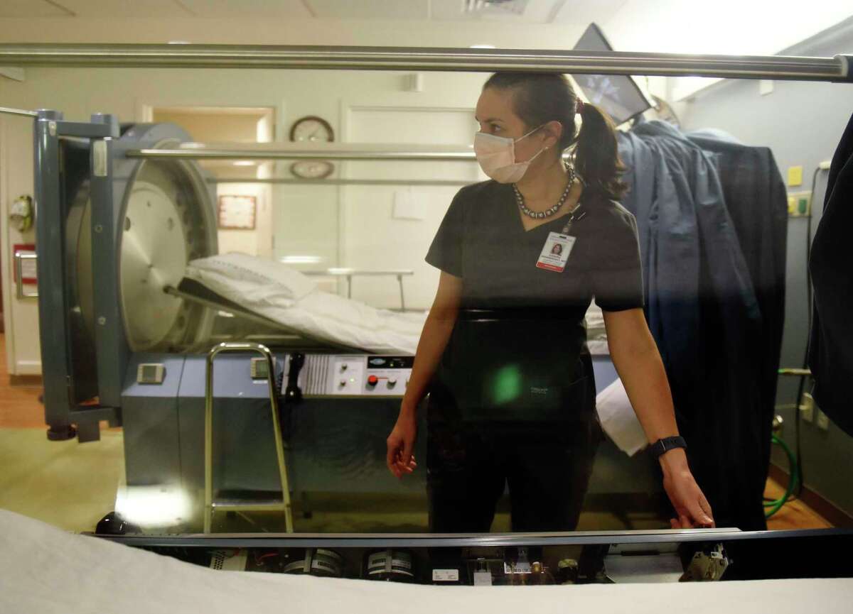 Greenwich Hospital tests hyperbaric oxygen therapy for COVID patients