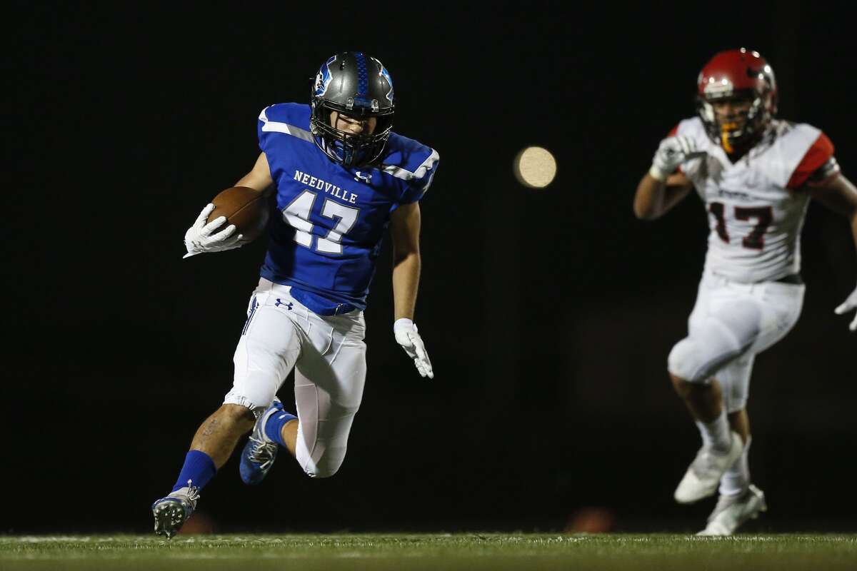 Friday night highlights: Small school playoffs rev up