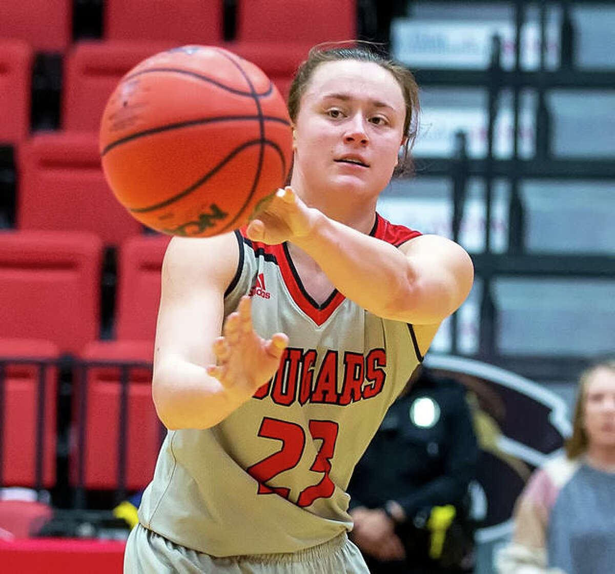 SIUE’s Allie Troeckler passes to a teammate during a game last season at SIUE’s First Community Arena in Edwardsville. Troeckler led the Cougars in scoring at 10.8 points per game as a junior.