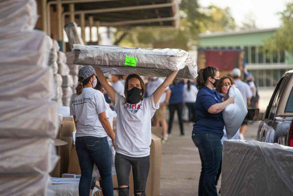 Houston Children’s Charity answers dreams with 250 mattresses