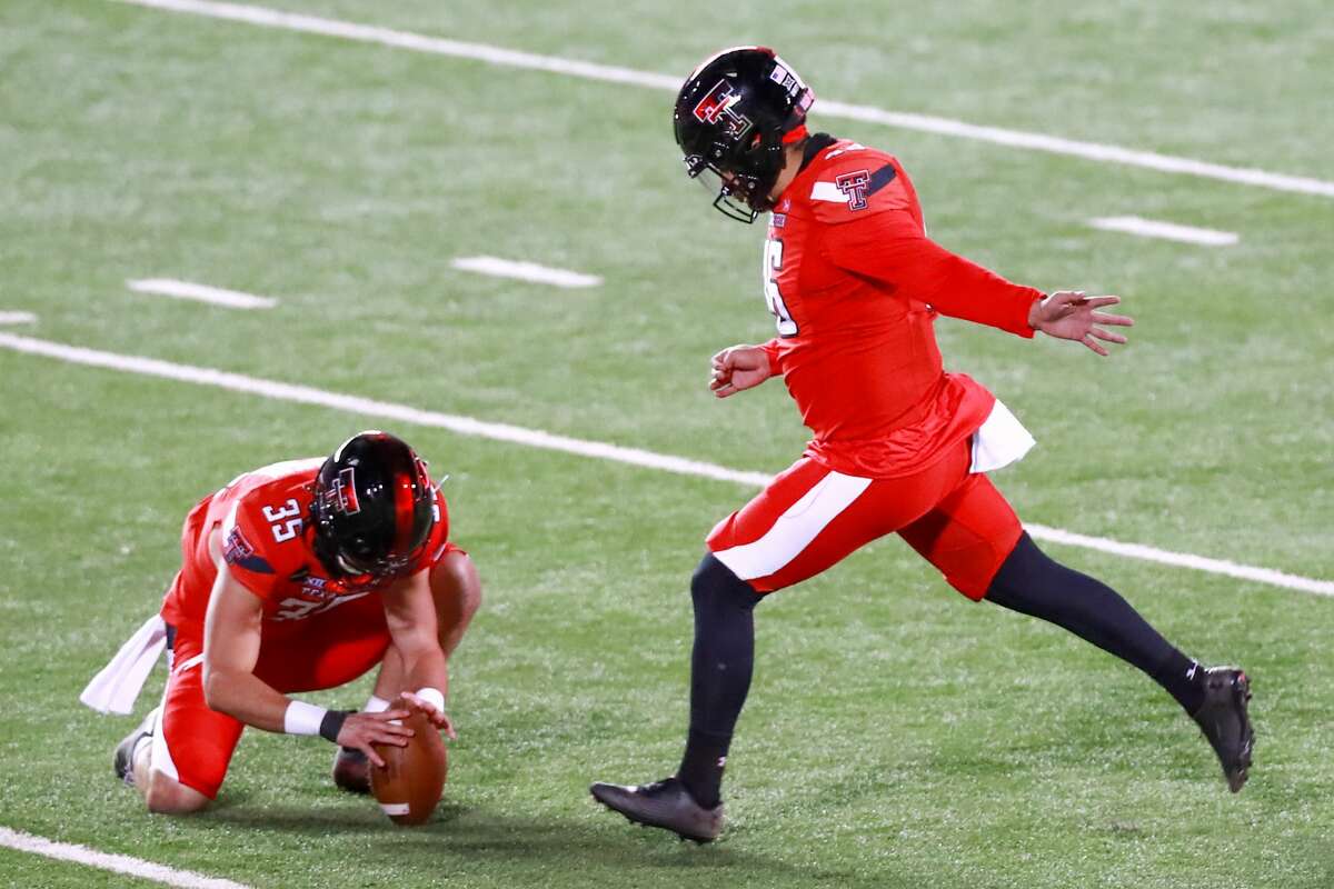 Garibay kicks game-ending field goal as Texas Tech rallies