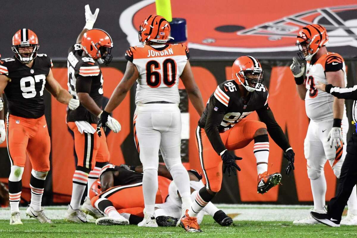 Bengals pull Joe Burrow early after ugly performance vs. Browns