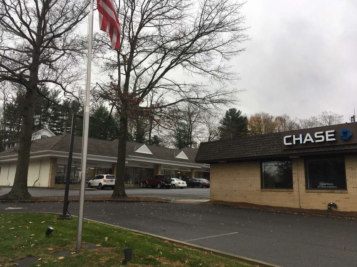 The Chase bank branch at the North Street Shopping Center has renewed its lease.