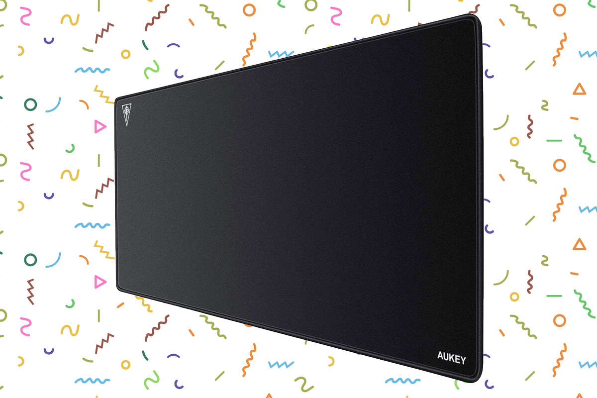 AUKEY Gaming Mouse Pad Large XXL Thick Extended Mouse Mat for $11.99 at Amazon