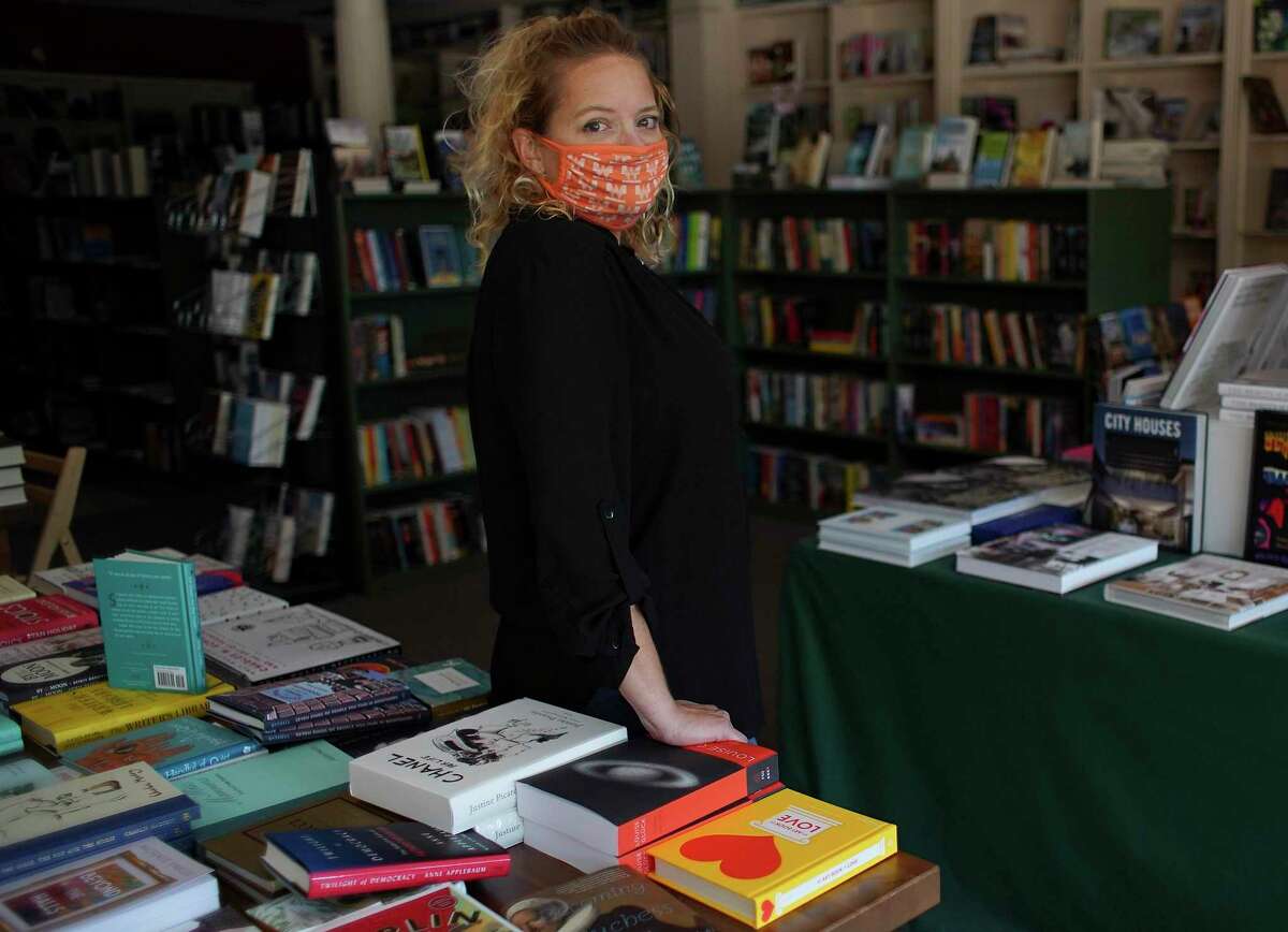 Legendary Paris bookshop Shakespeare and Company begs for help in pandemic, Booksellers