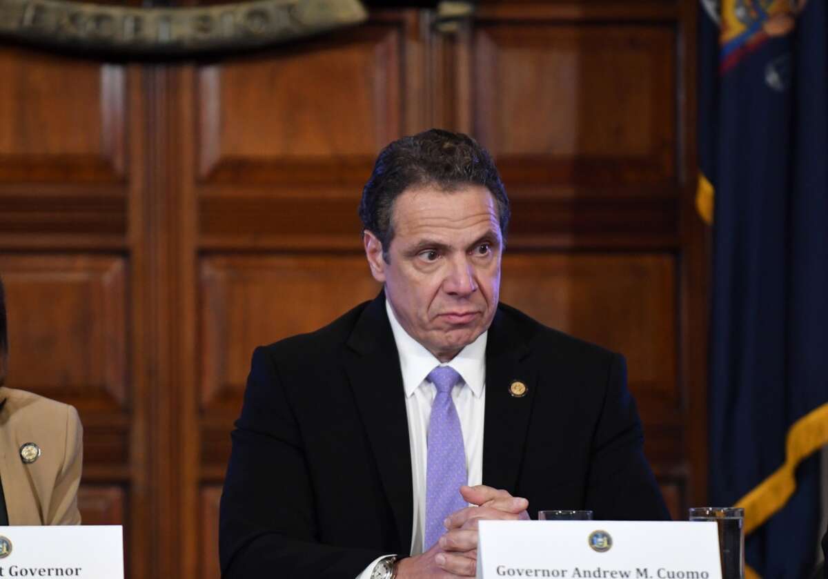 Cuomo Knocks Police Who Say They Won T Enforce 10 Person Gathering Limit