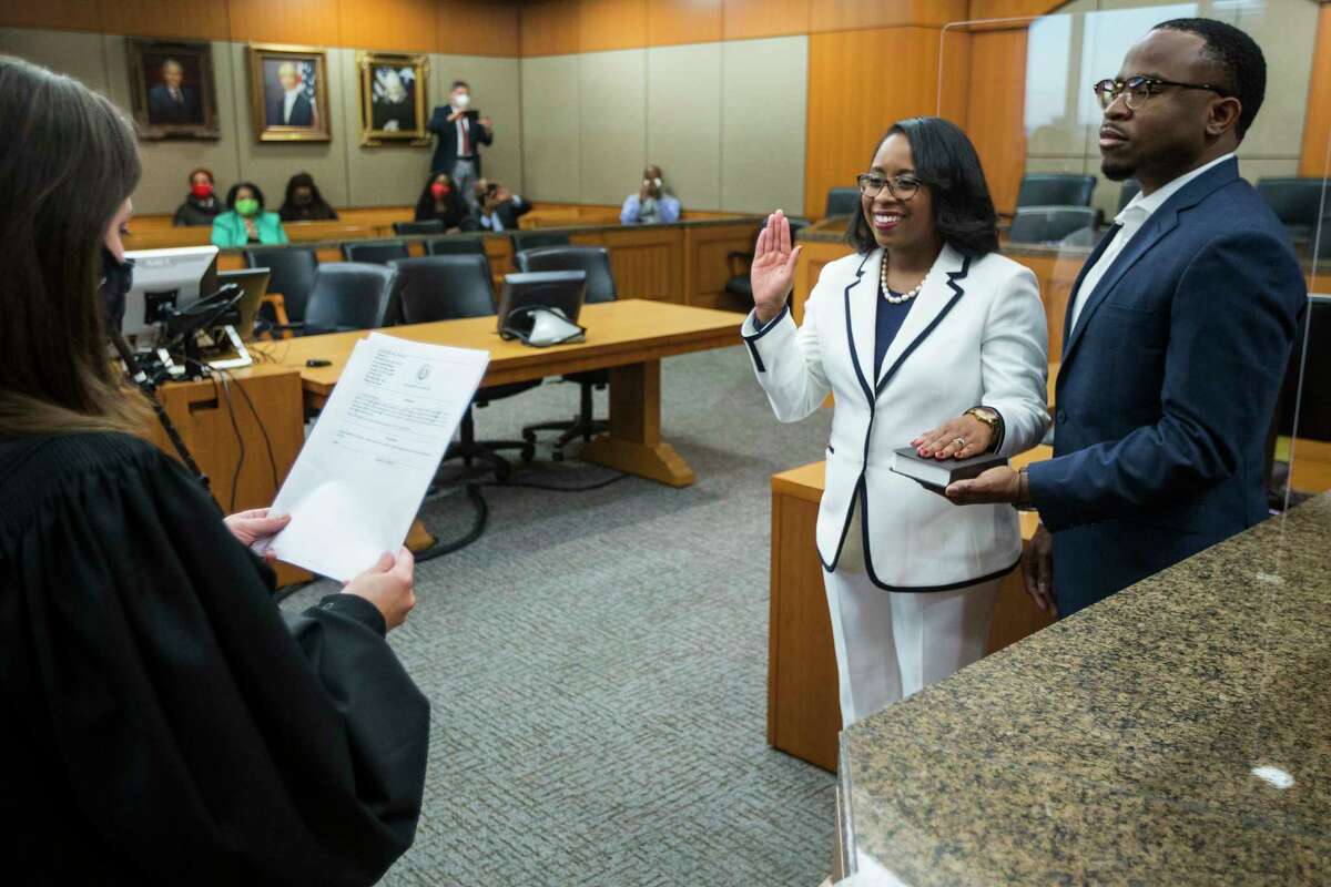 Teneshia Hudspeth sworn in as new Harris County Clerk