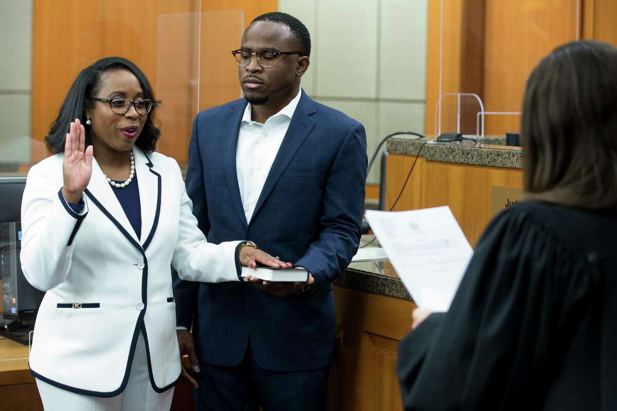 Teneshia Hudspeth sworn in as Harris County Clerk