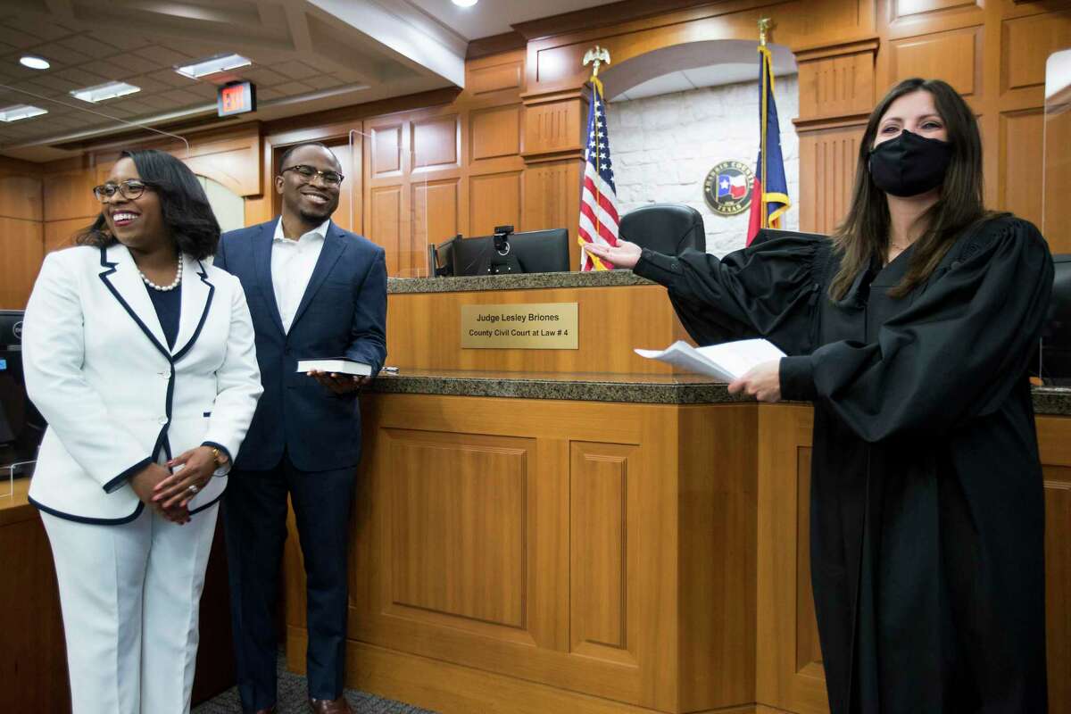 Teneshia Hudspeth sworn in as Harris County Clerk