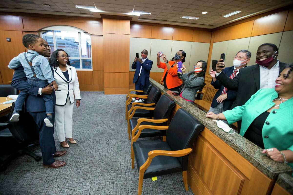Teneshia Hudspeth sworn in as Harris County Clerk