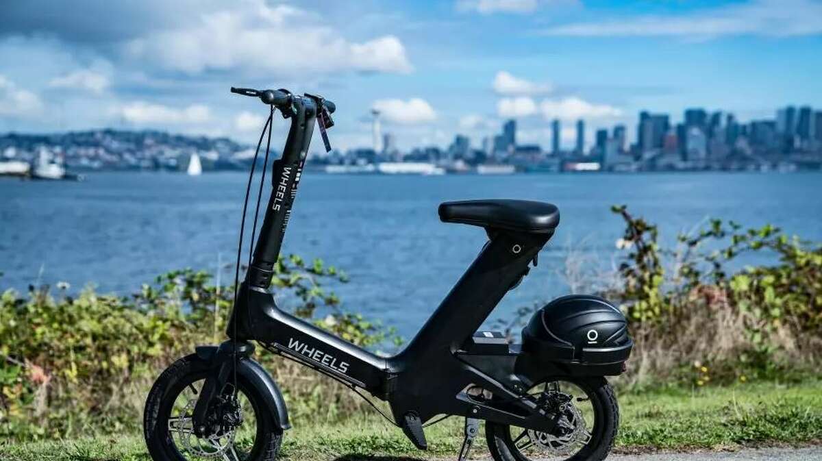 New seated scooter options launches in Seattle.