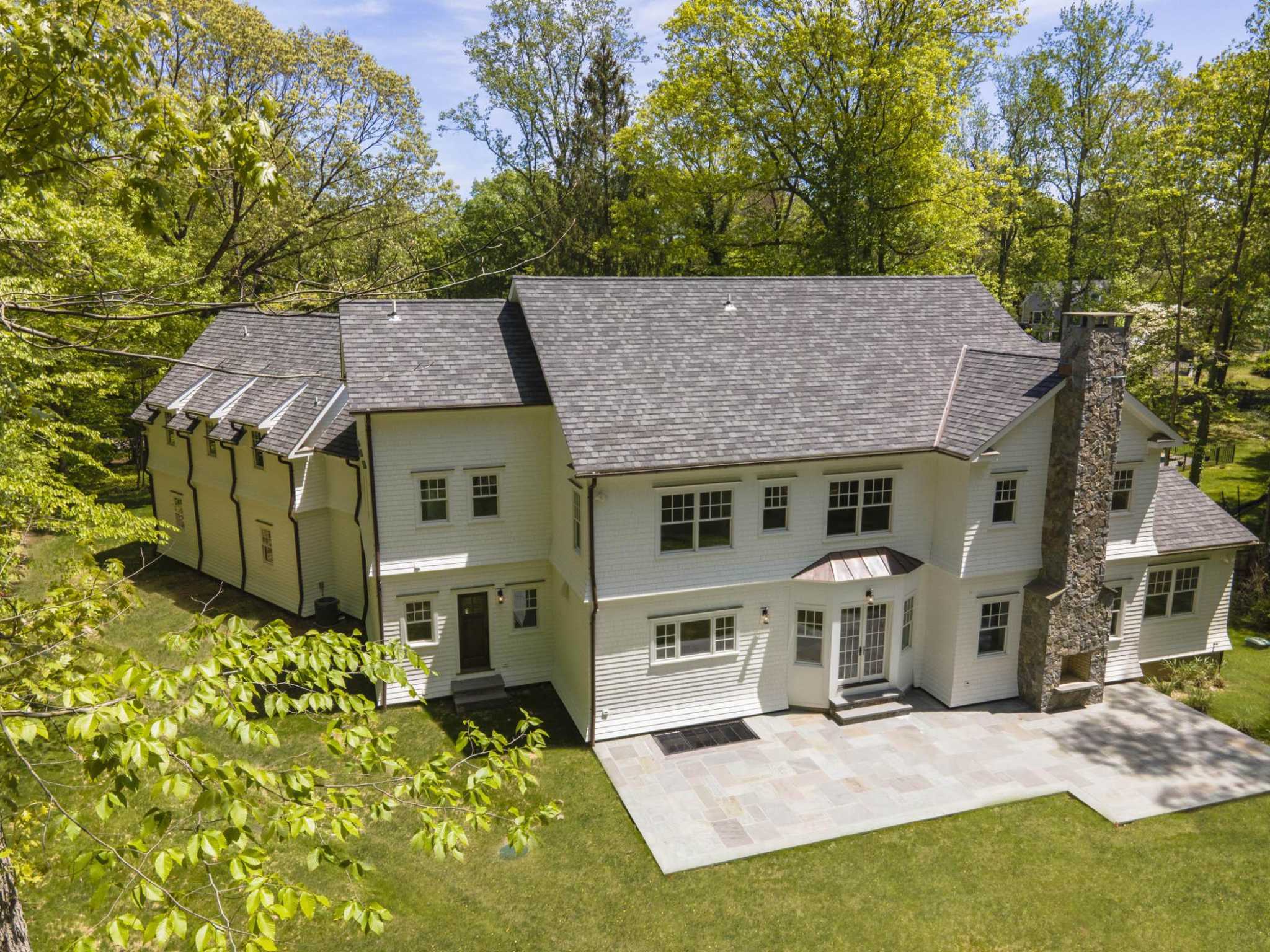 New build and elegant home in Darien