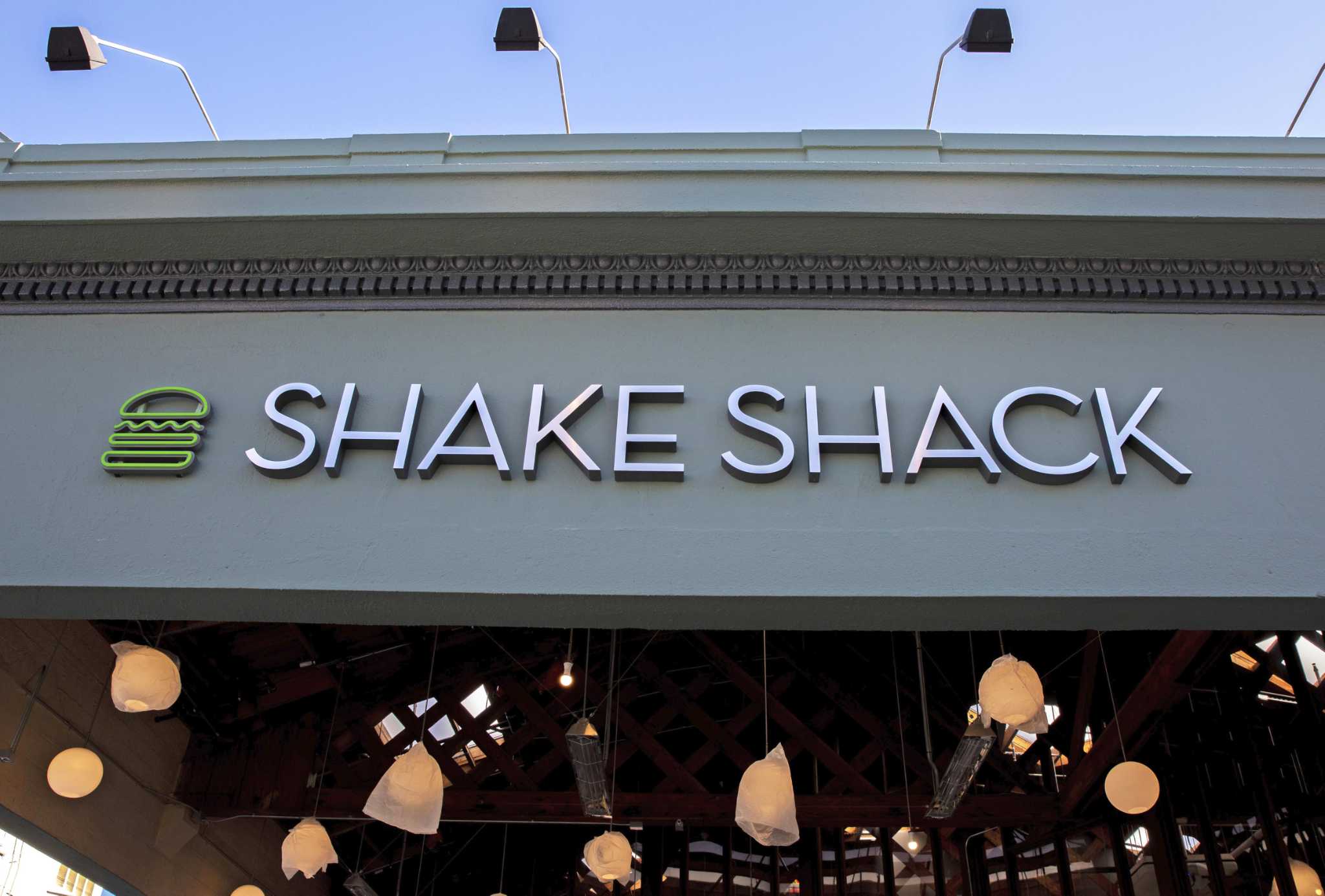 Garden State Plaza Shake Shack is now open