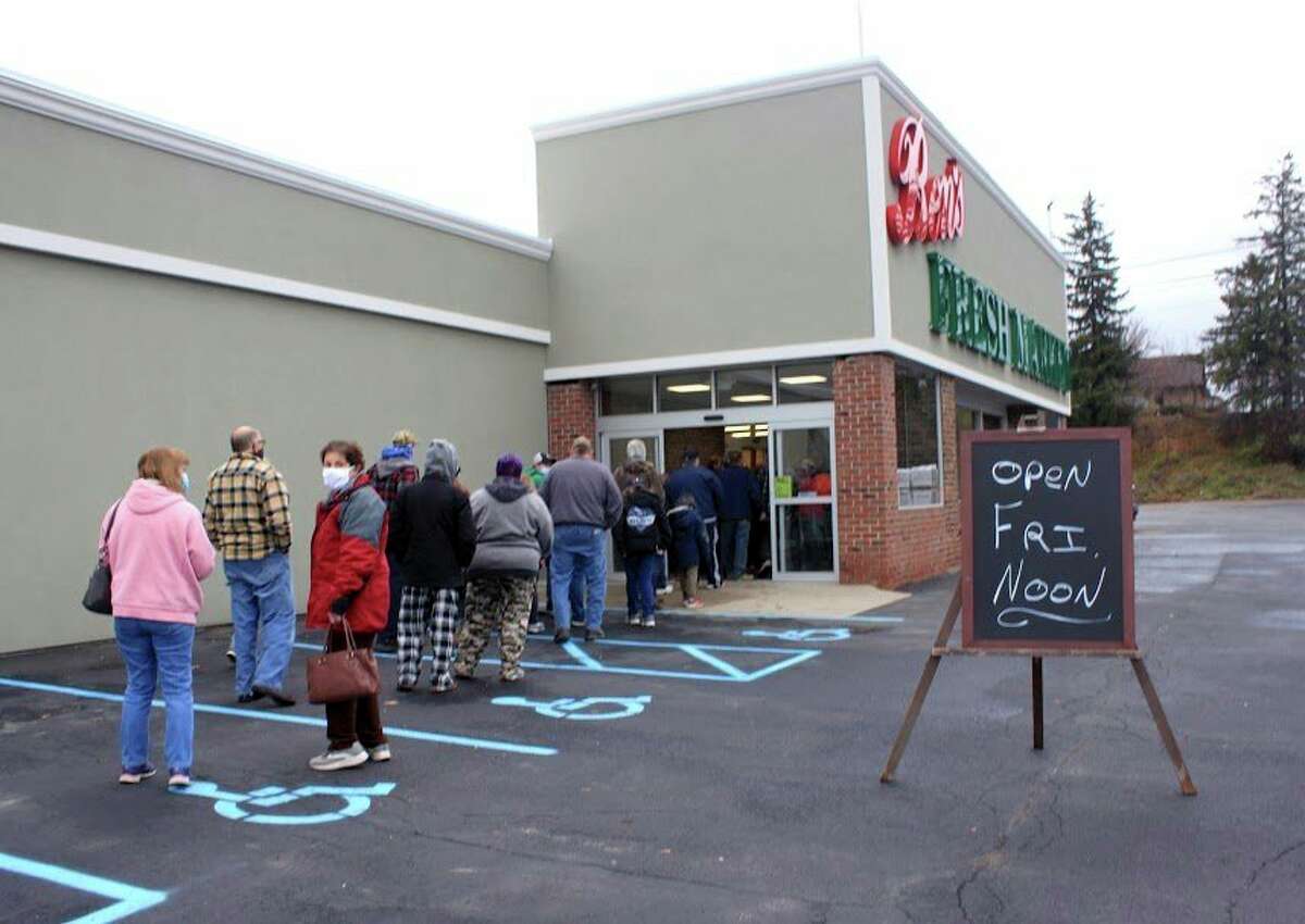 Cass City grocery store finally opens