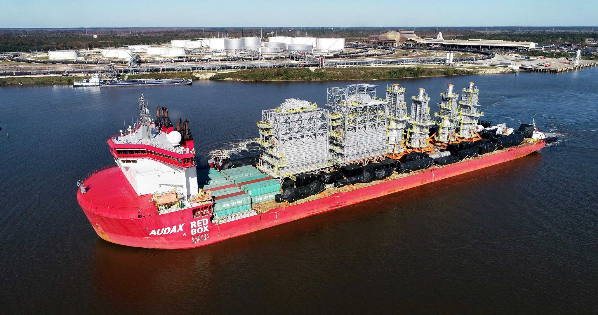 ExxonMobil moves expansion project equipment through Port of Beaumont