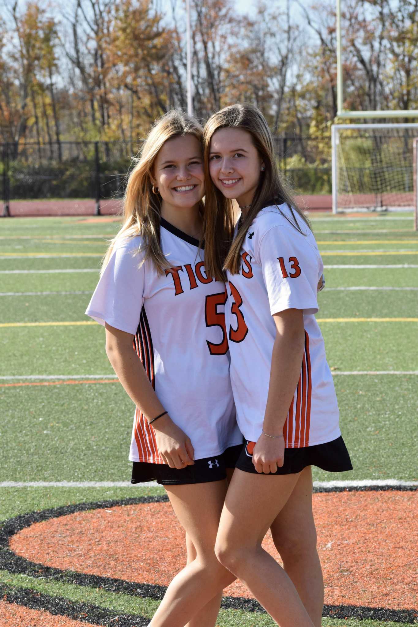 Pair of Ridgefield field hockey sisters share special memory in a