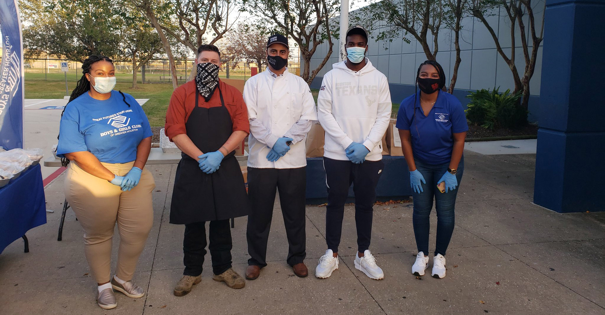 Texans' Jacob Martin thankful to be over COVID-19, handing out turkeys