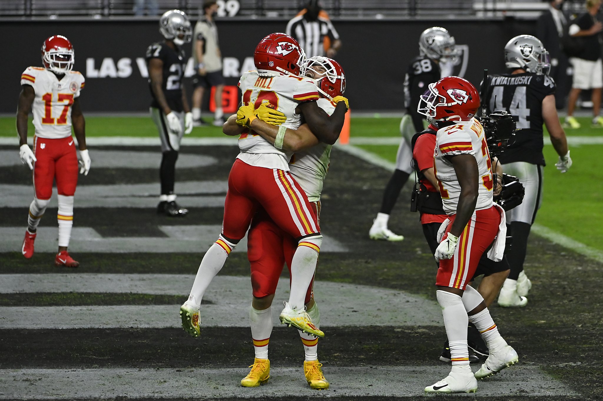 Chiefs Score Last To Break Raiders’ Hearts