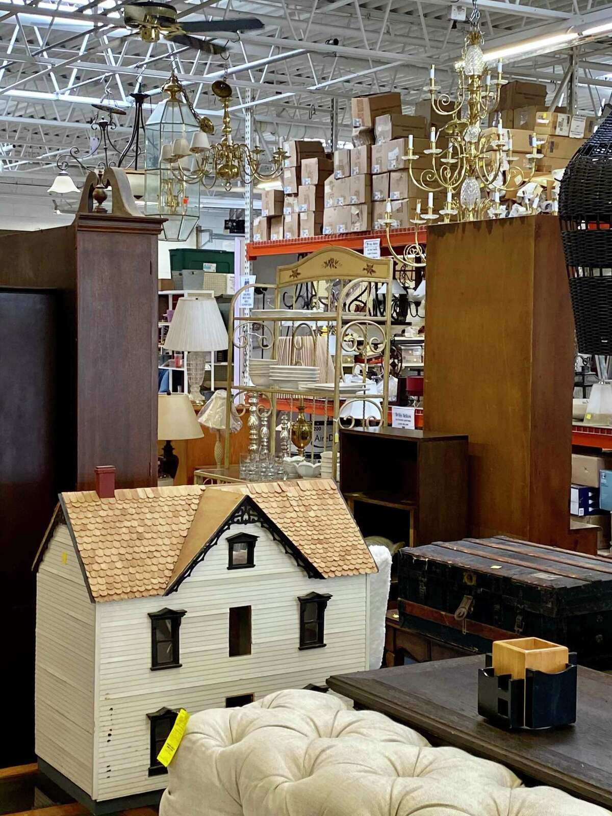 Housatonic Habitat for Humanity’s Danbury ReStore is a non-profit shop and the proceeds benefit the local community. U and I Deco in Stamford, a custom frame shop offering art restoration services, says no project is too small. “It is our unique combination of experience, diverse areas of expertise, and artistry that sets us apart,” said owner Ana Maria Bars. “We think it is so important for customers to shop locally because it enhances the local economy. We as small businesses carry unique products and services that you won’t find anywhere else. We also support creativity, selling and displaying art from local artists.” Housatonic Habitat for Humanity’s Danbury Restore location may not be what comes to mind as a typical small business but as a non-profit, proceeds benefit the local community while buyers get good deals on home furnishings, much of it new or gently used. “Restore is an important part of the greater Danbury community because we accept donations of gently used home products, furniture, and building material and perform ‘magic’,” said executive director Fran Normann. “We turn these one-of-a-kind items into a revenue stream that helps us build workforce housing in the region. Our products are at every price point from below cost windows and doors to high-end sofas and chairs.”
