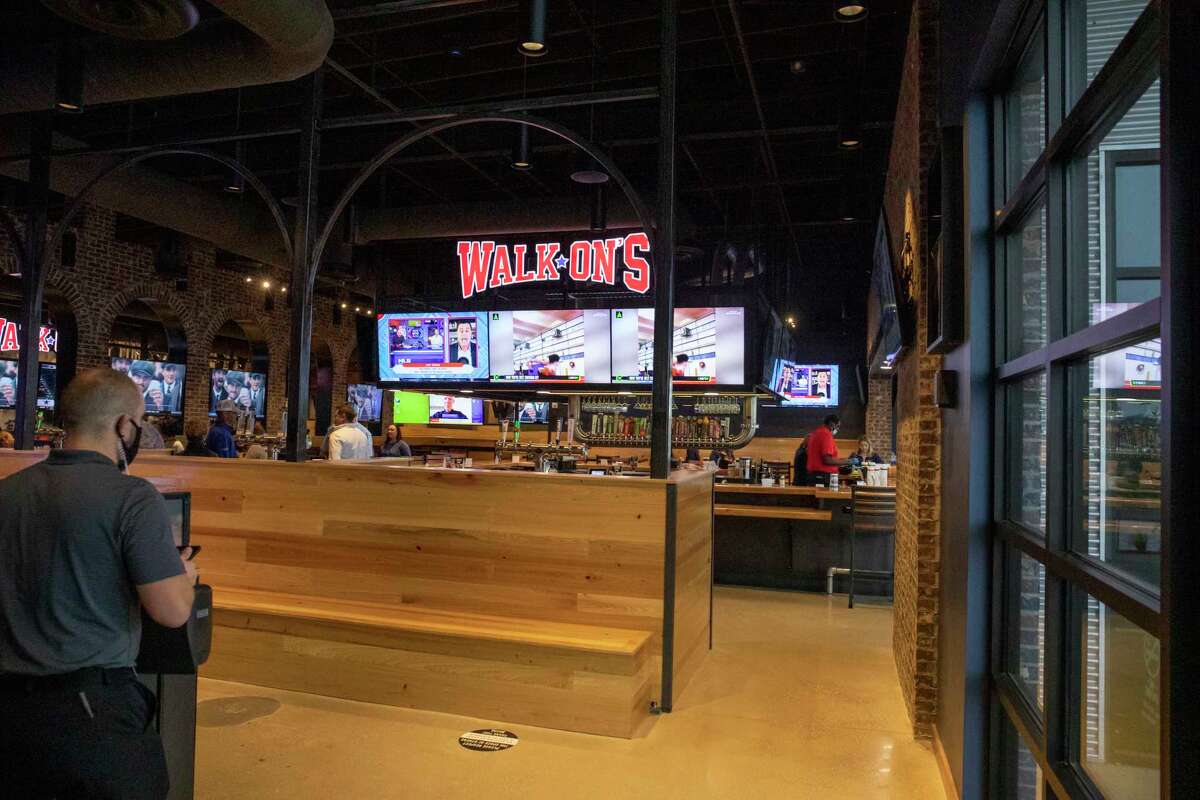 WalkOn’s Sports Bistreaux opens 45th location in Midland