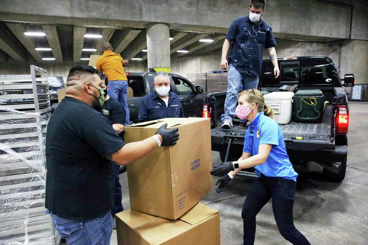 Nonprofits, ministries keep San Antonio’s Raul Jimenez Thanksgiving