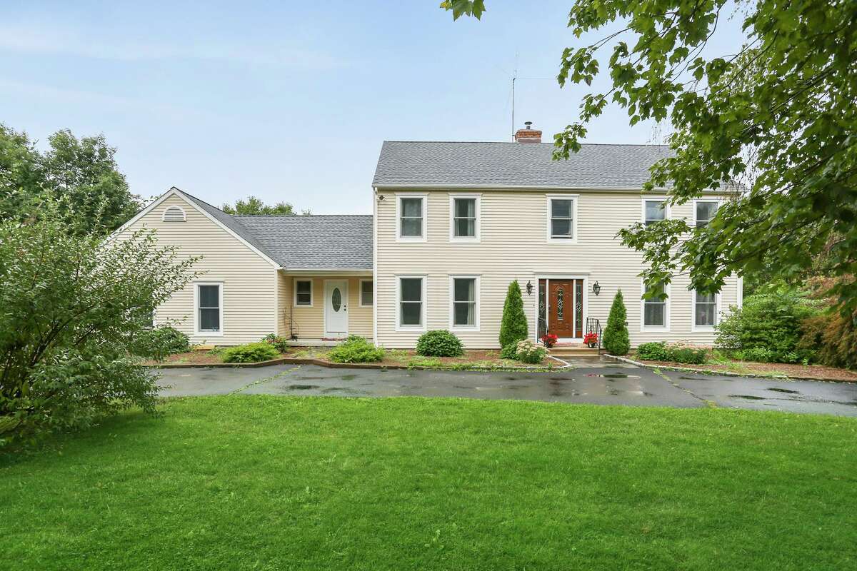 9 Burnham Road, New Milford
