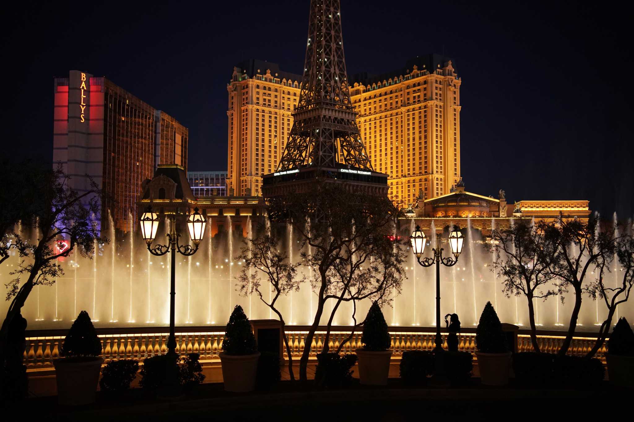 Preparing the palace: How an iconic Las Vegas casino plans to conquer  Covid-19