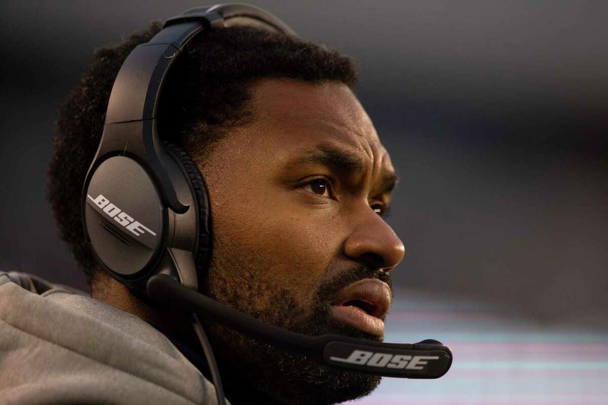 Patriots coach Jerod Mayo has always shown the traits of being a strong leader.