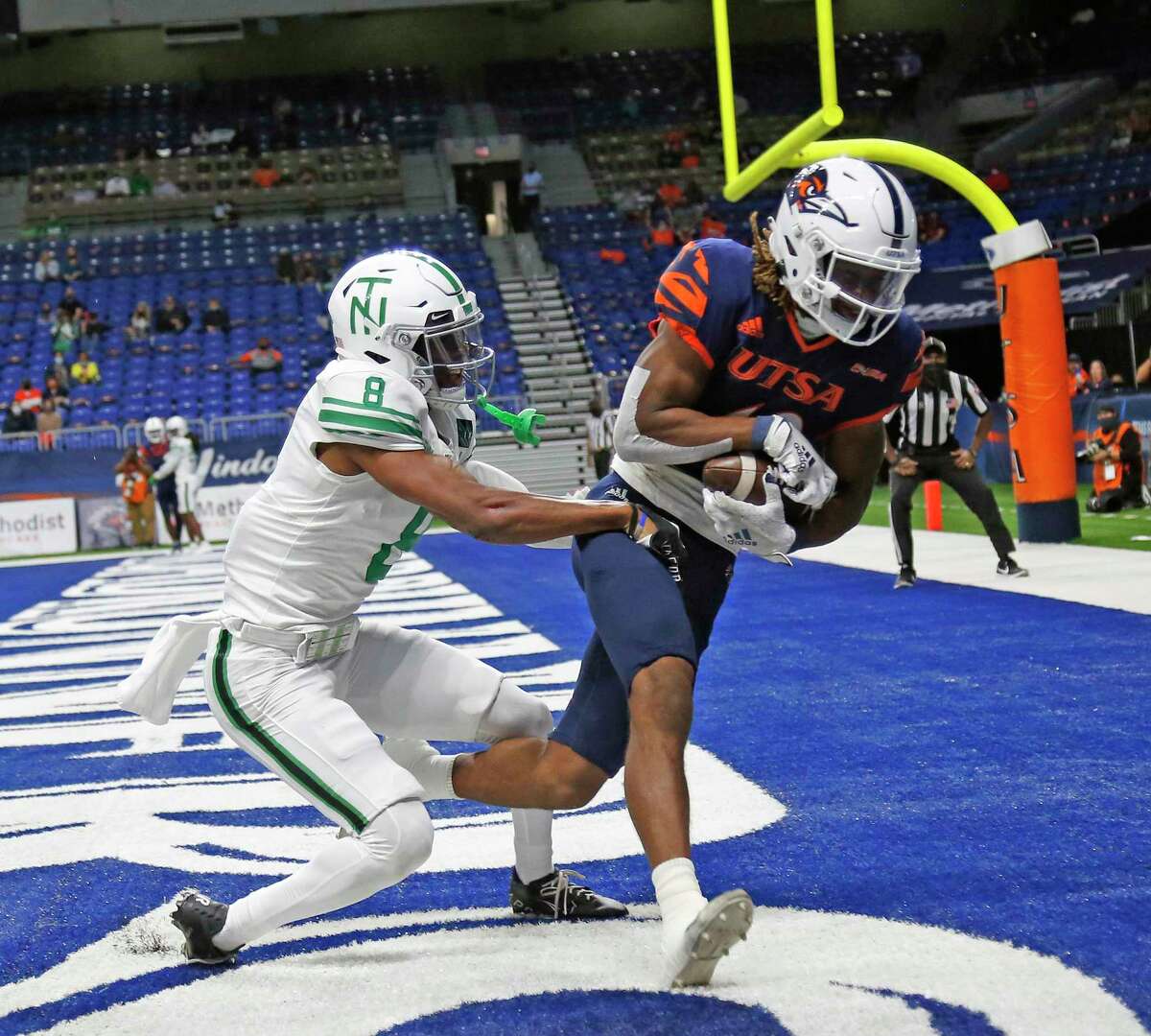 McCormick’s recordbreaking day leads UTSA in statement blowout of