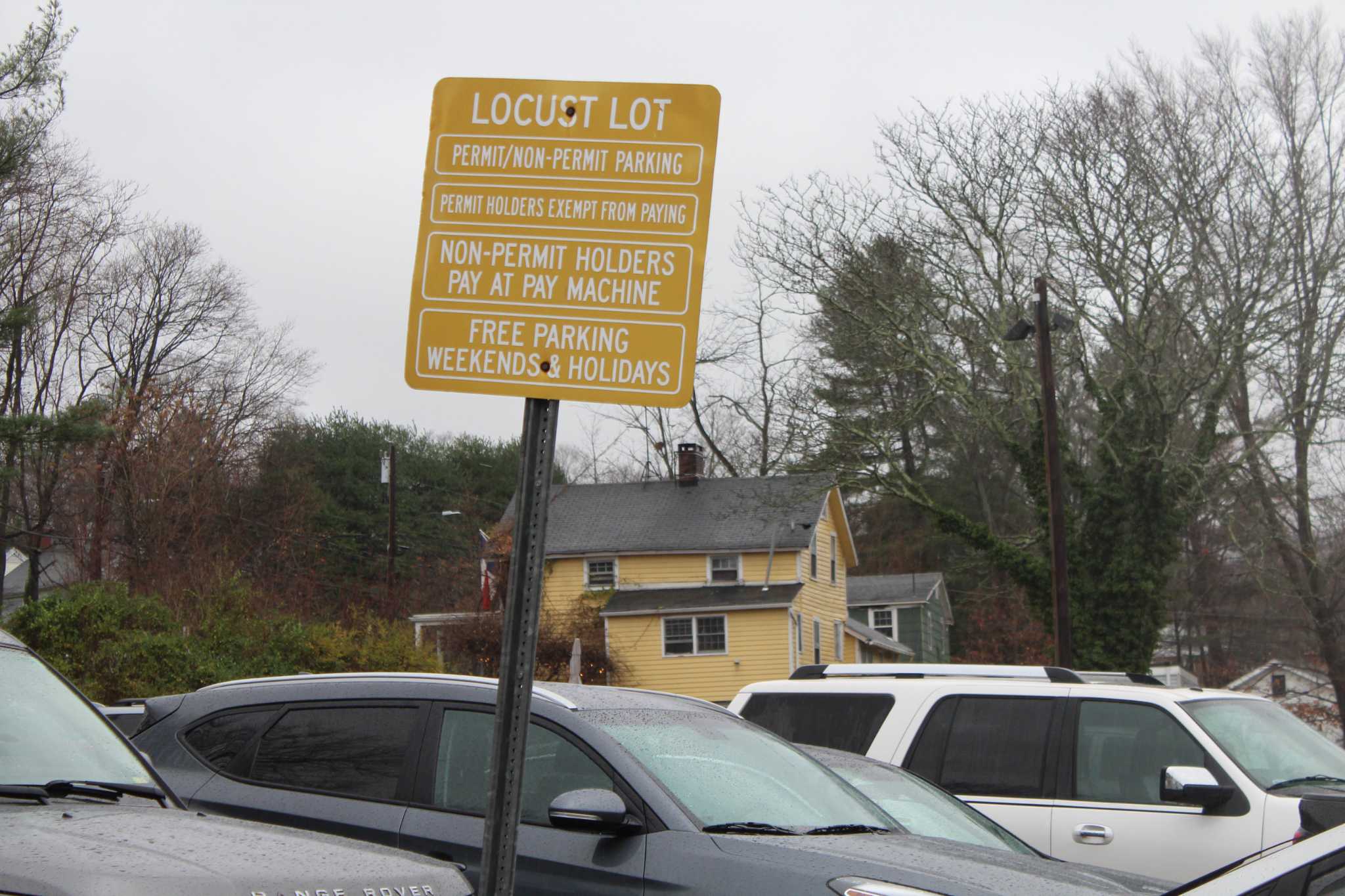 New Canaan to offer downtown workers free parking