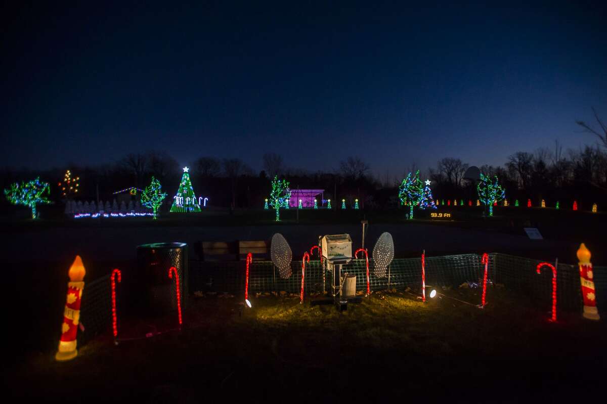 Photos Annual Freeland Light Show at Tittabawassee Township Park