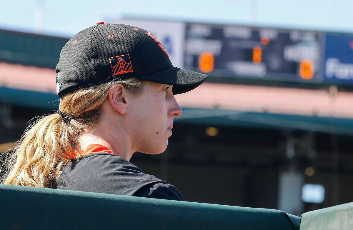 Giants coach Alyssa Nakken wins magazine's Trailblazer of the Year award