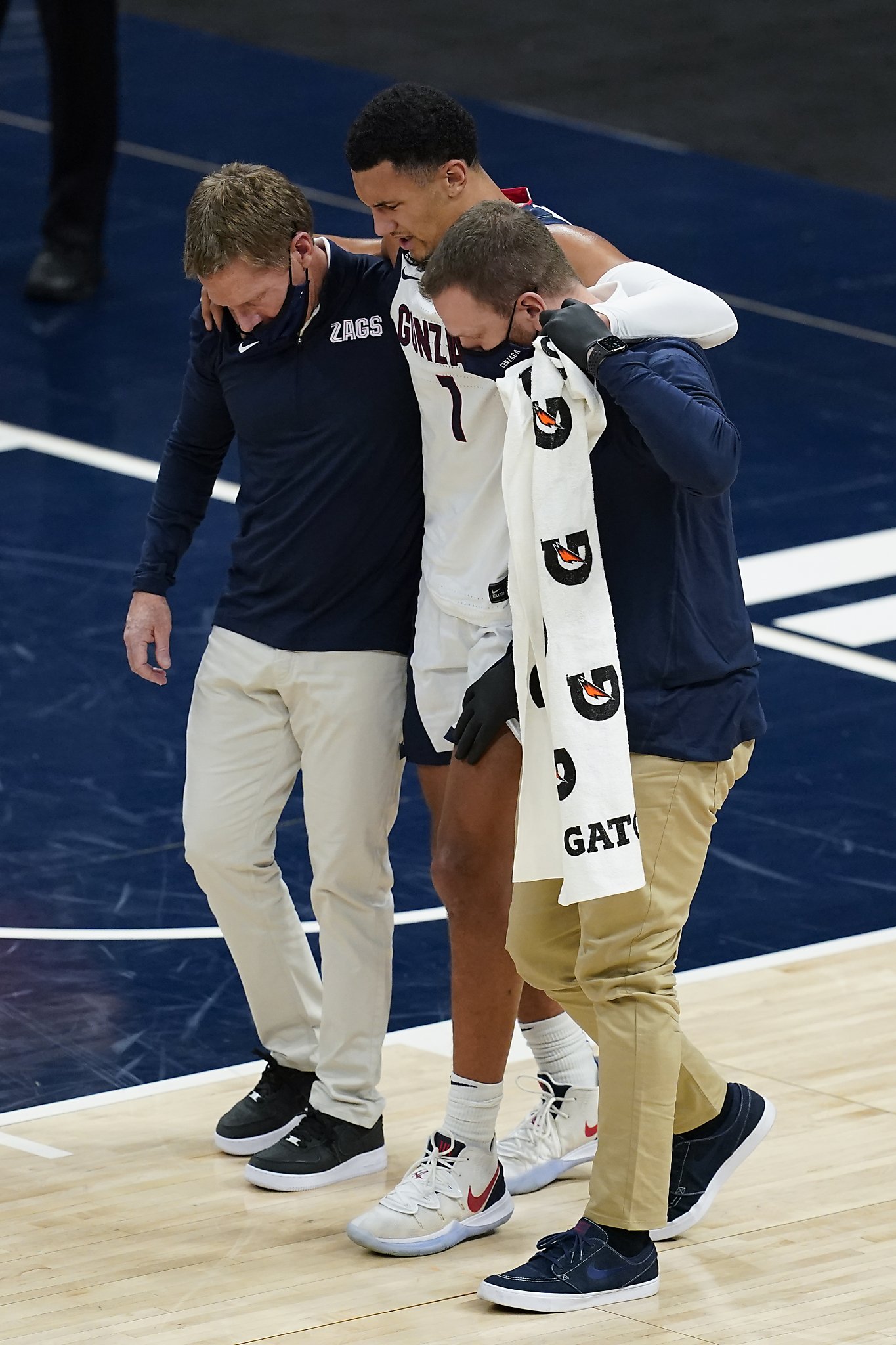 No. 1 Gonzaga beats No. 11 West Virginia in Jimmy V Classic No. 1 Gonzaga beats No. 11 West Virginia in Jimmy V Classic