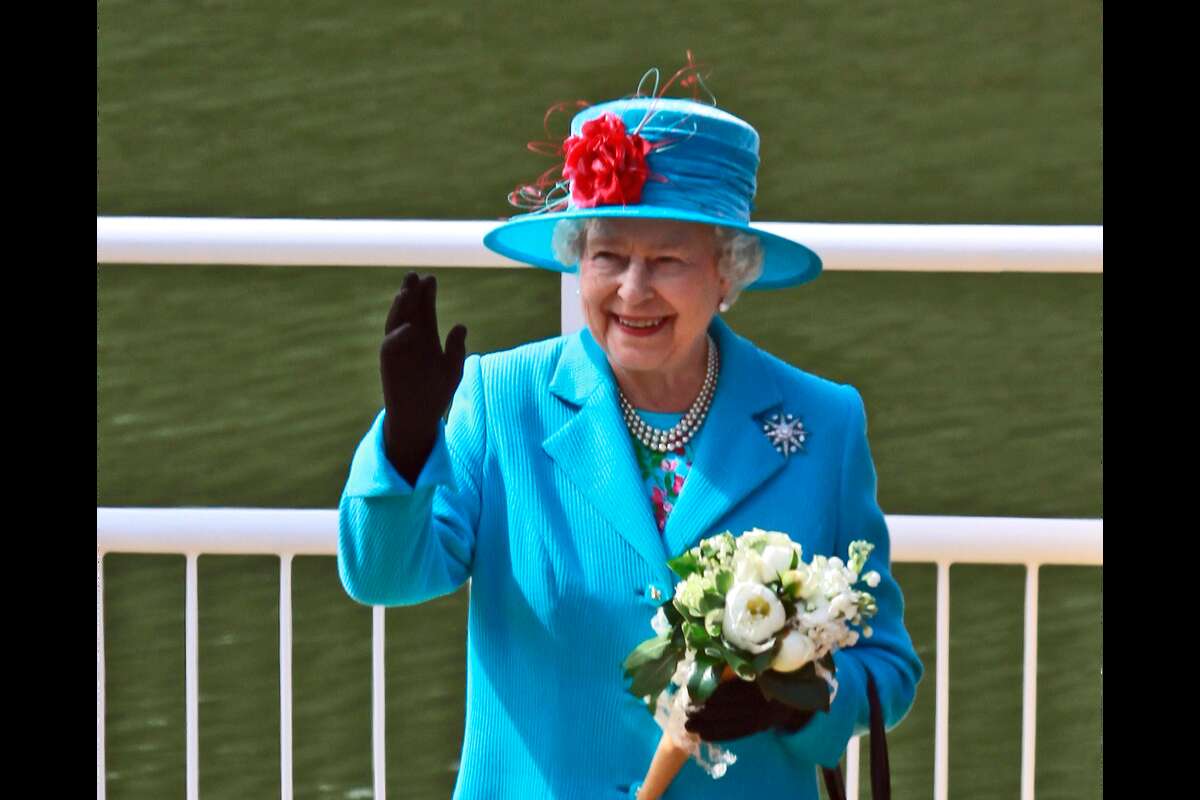 Looking for a Job? Queen Elizabeth II Needs a Personal assistant for