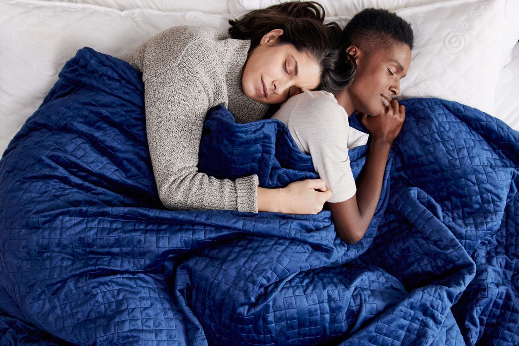 Get 25 Off A Massive 35 Pound Weighted Blanket During This