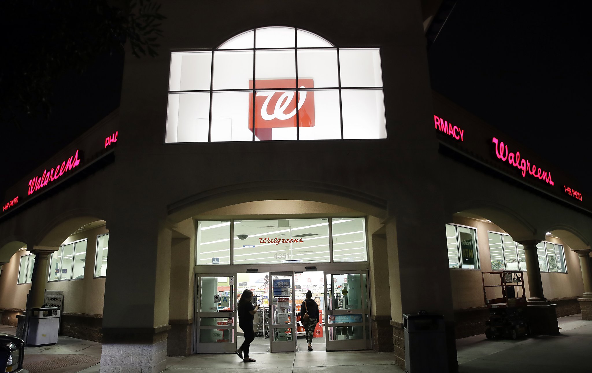 Bay Area man arrested after allegedly abducting three kids in truck theft outside Walgreens - Vimarsana News