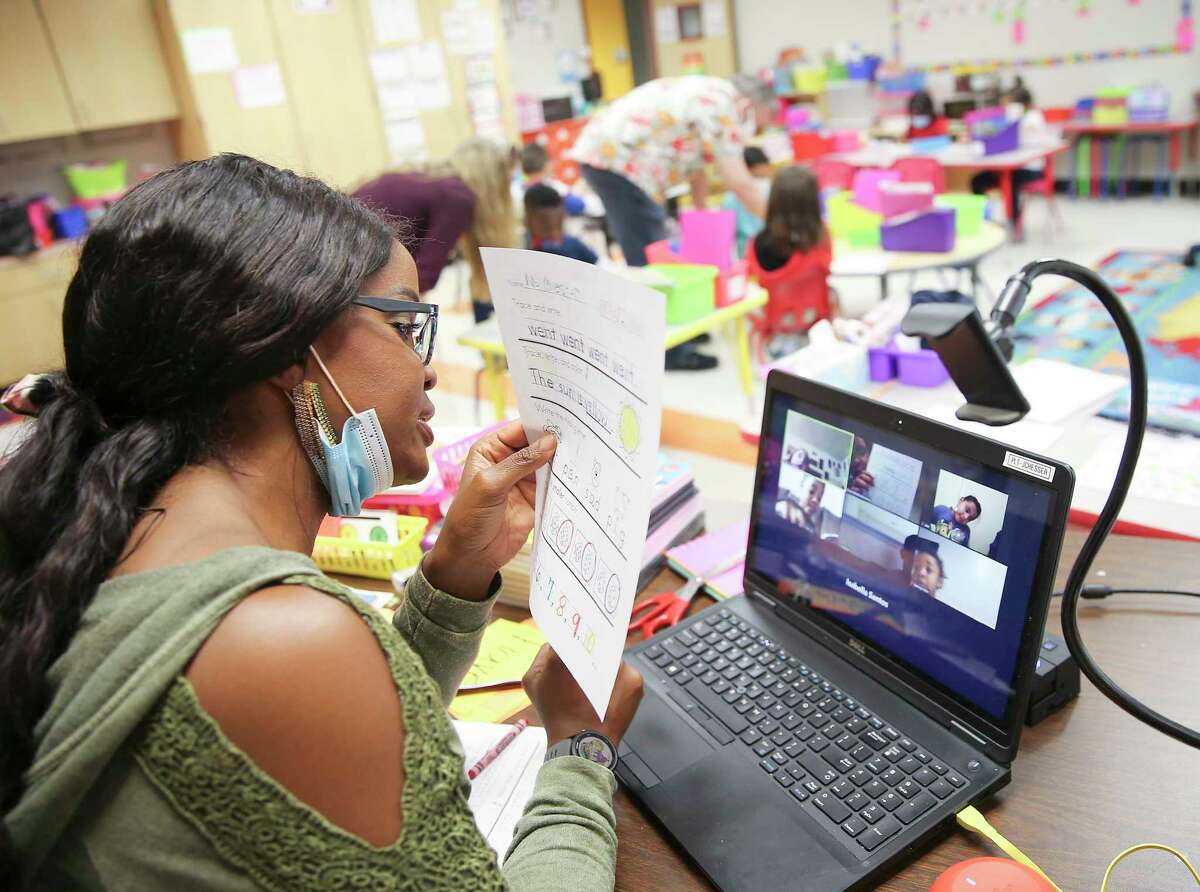 La Porte ISD employees to receive $1,000 checks for efforts during pandemic