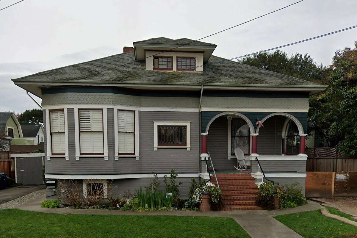 Petaluma neighbors are unhappy about plans by a Levi Strauss heir for a remodel of a historic home on Sixth Street that would include a huge underground addition that will take more than a year of construction.