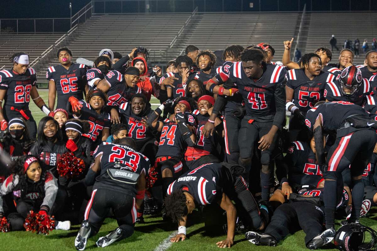 Port Arthur Memorial completes undefeated season, blows out Friendswood